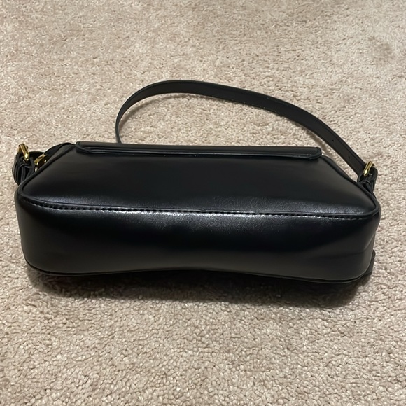 Crossbody Saddle Bag - Picture 7 of 11